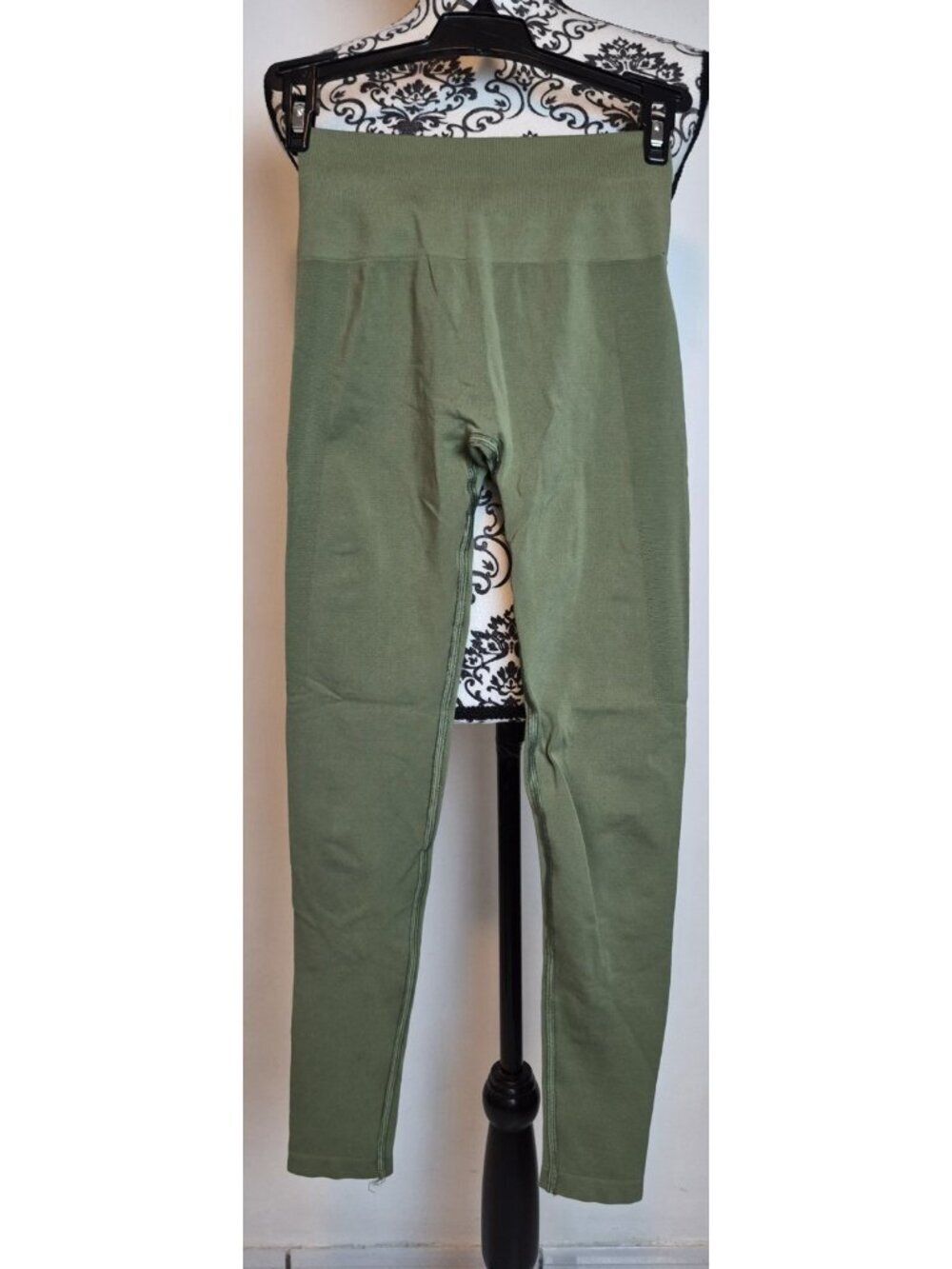 Alphalete Amplify Seamless Scrunch Leggings Olive Green High Rise Women's XS